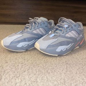 Yeezy 9.5 very good condition. Wore them 5 times. Bought on goat. I have receipt